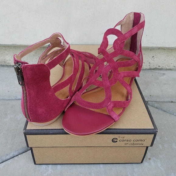 Stylish Corso Como Red Suede Gladiator Sandals - Picture 3 of 7